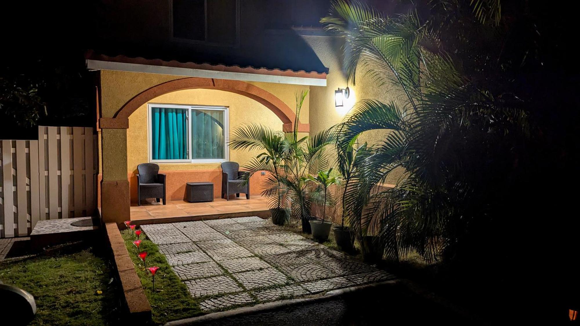 Mobay Las Palmas Montego Bay Exterior photo