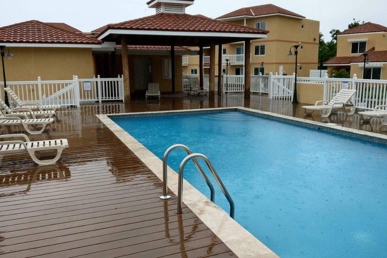 Mobay Las Palmas Montego Bay Exterior photo